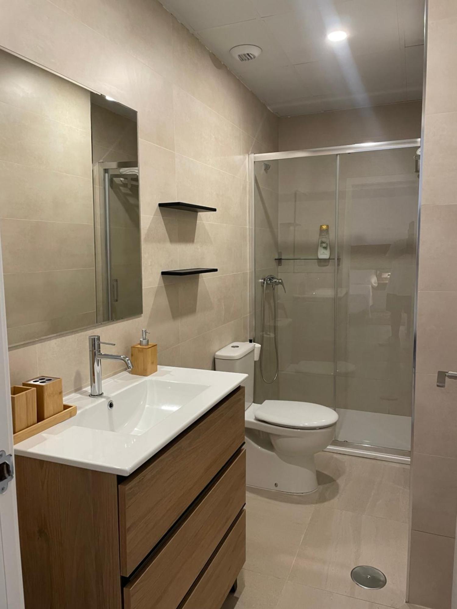 Precioso Apartamento En Malaga Centro Luaran gambar